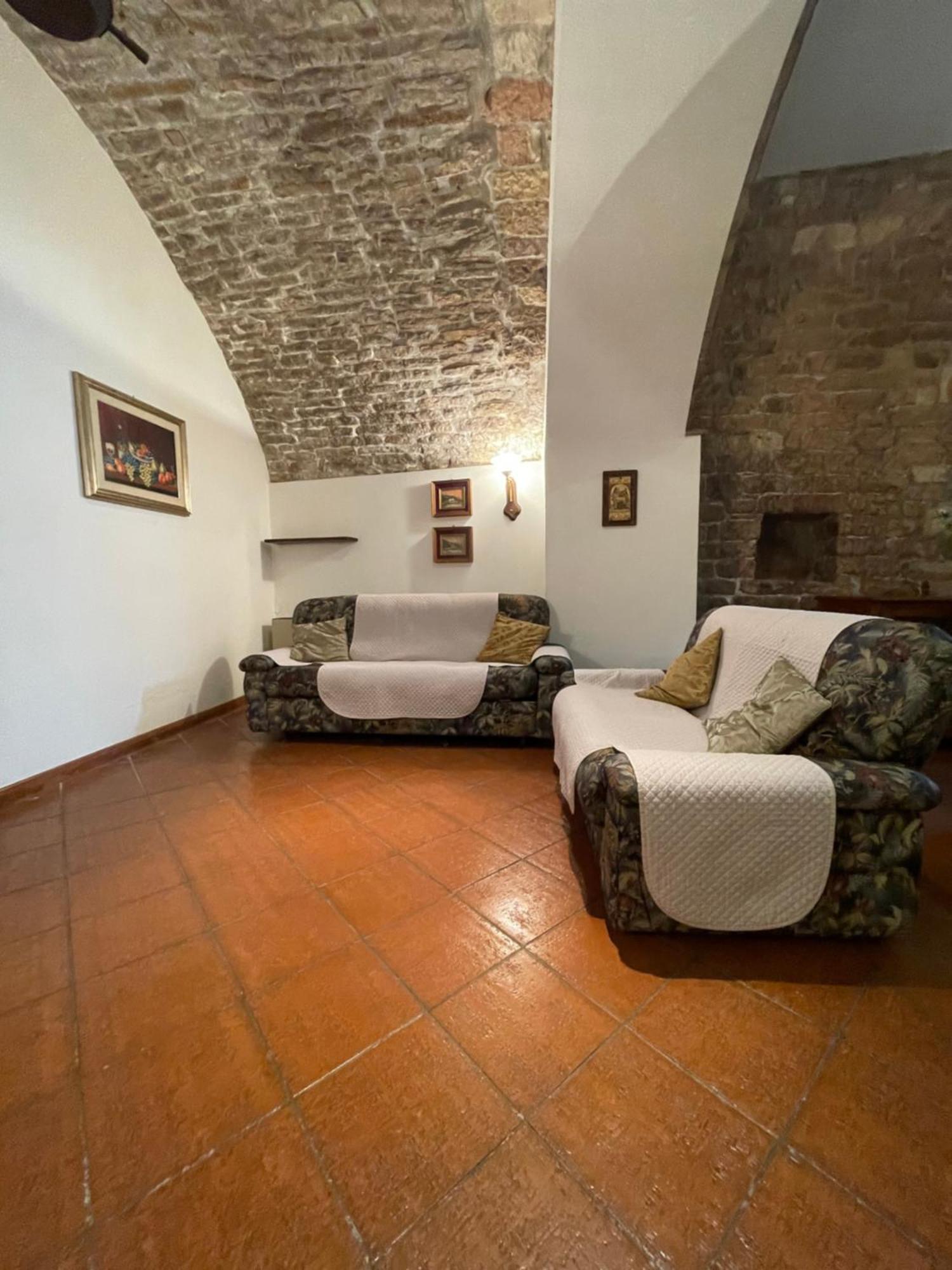 Апартаменти Happy House - Porta San Giacomo Ассізі Екстер'єр фото