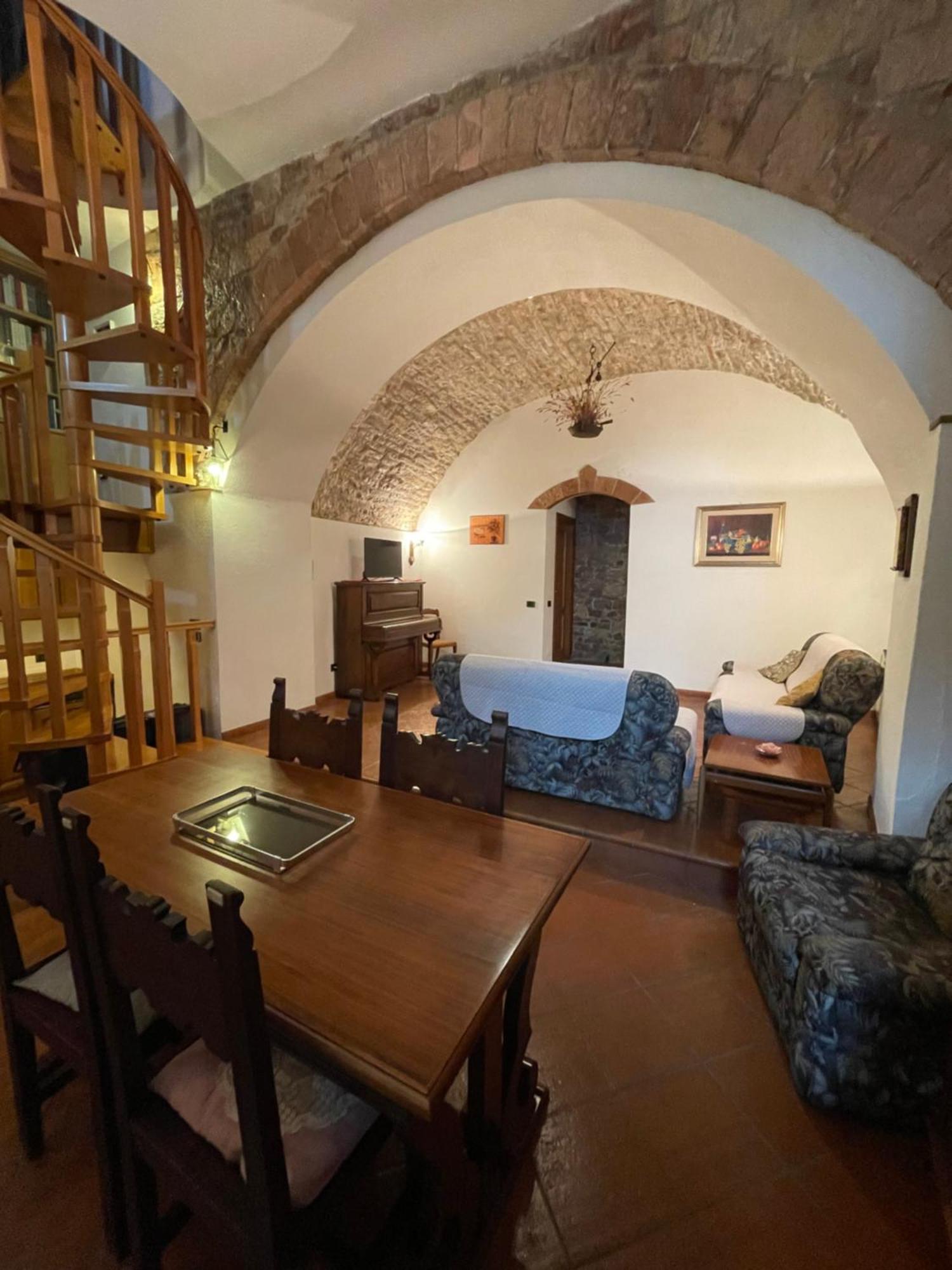 Апартаменти Happy House - Porta San Giacomo Ассізі Екстер'єр фото